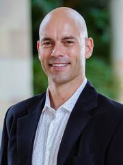 Dr Axel Wieneke