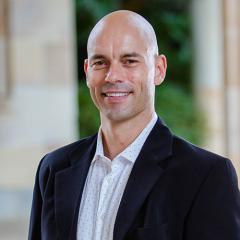 Dr Axel Wieneke