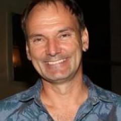 Professor Thomas Suddendorf headshot 